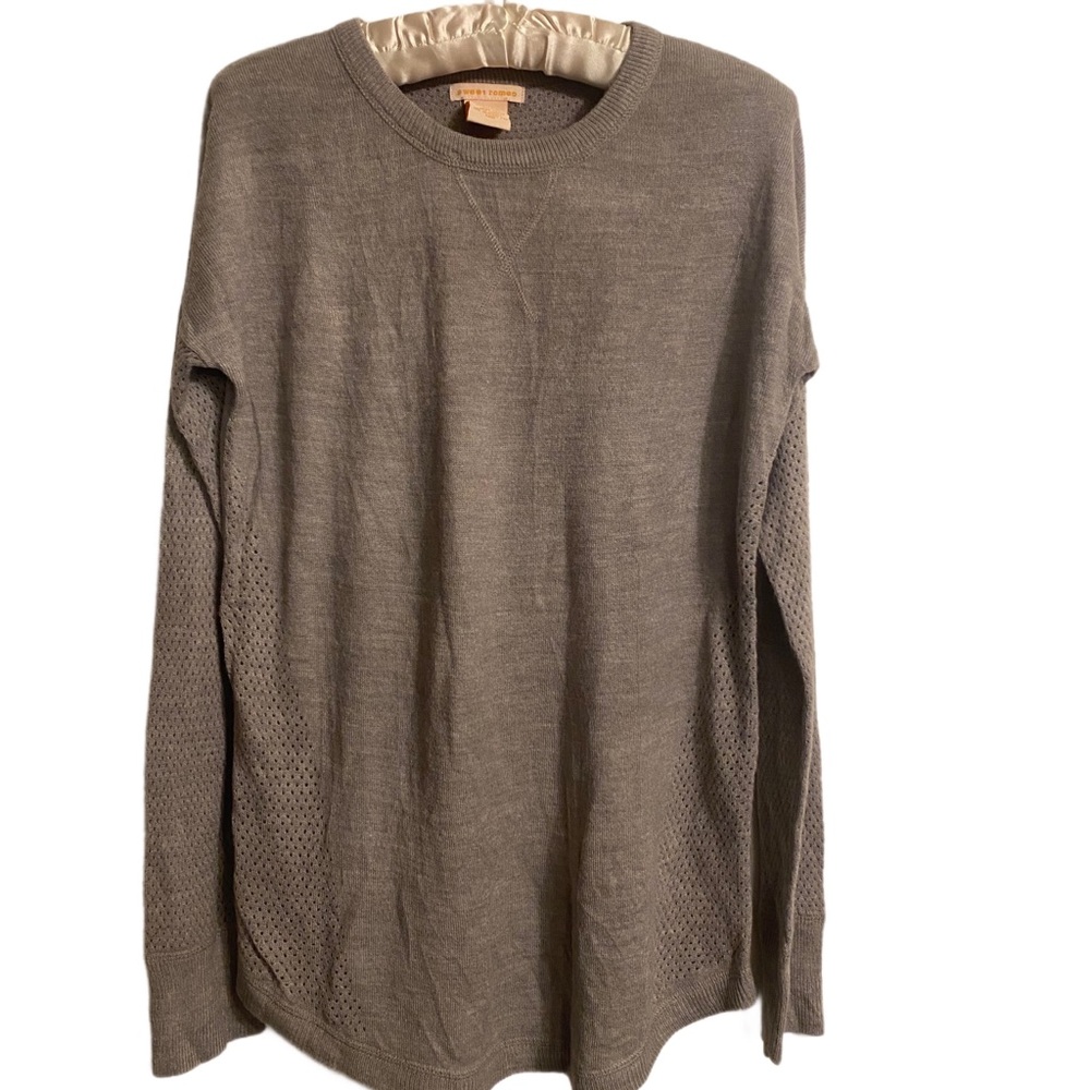 Sweet Romeo Women's Taupe Crewneck Sweater